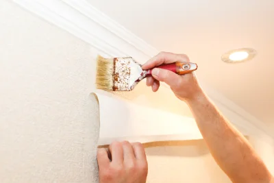 Pose de papier peint à Tulle — revêtements muraux et toiles de verre